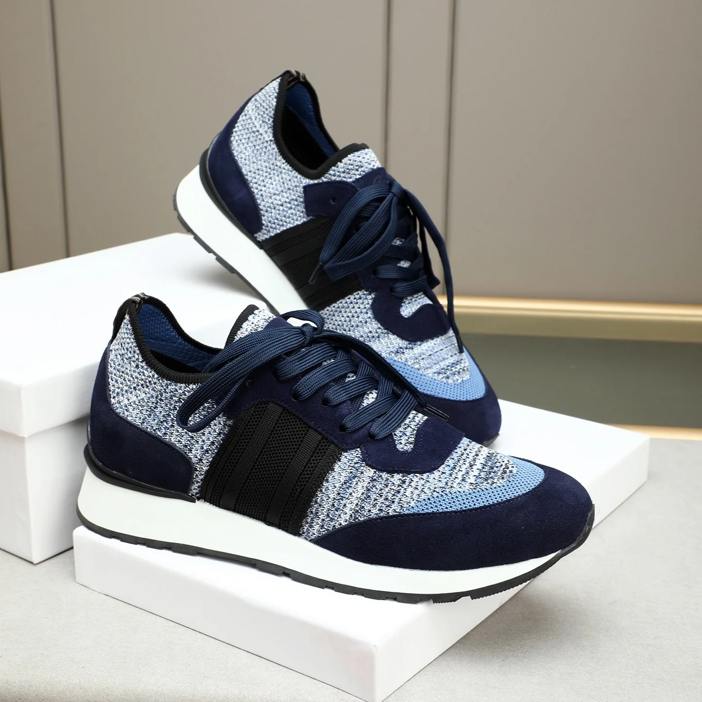 

Breathable Men's Sports Running Shoes, Casual Outdoor Running Shoes, Anti Slip, Lightweight and Comfortable Sports Walking Shoes