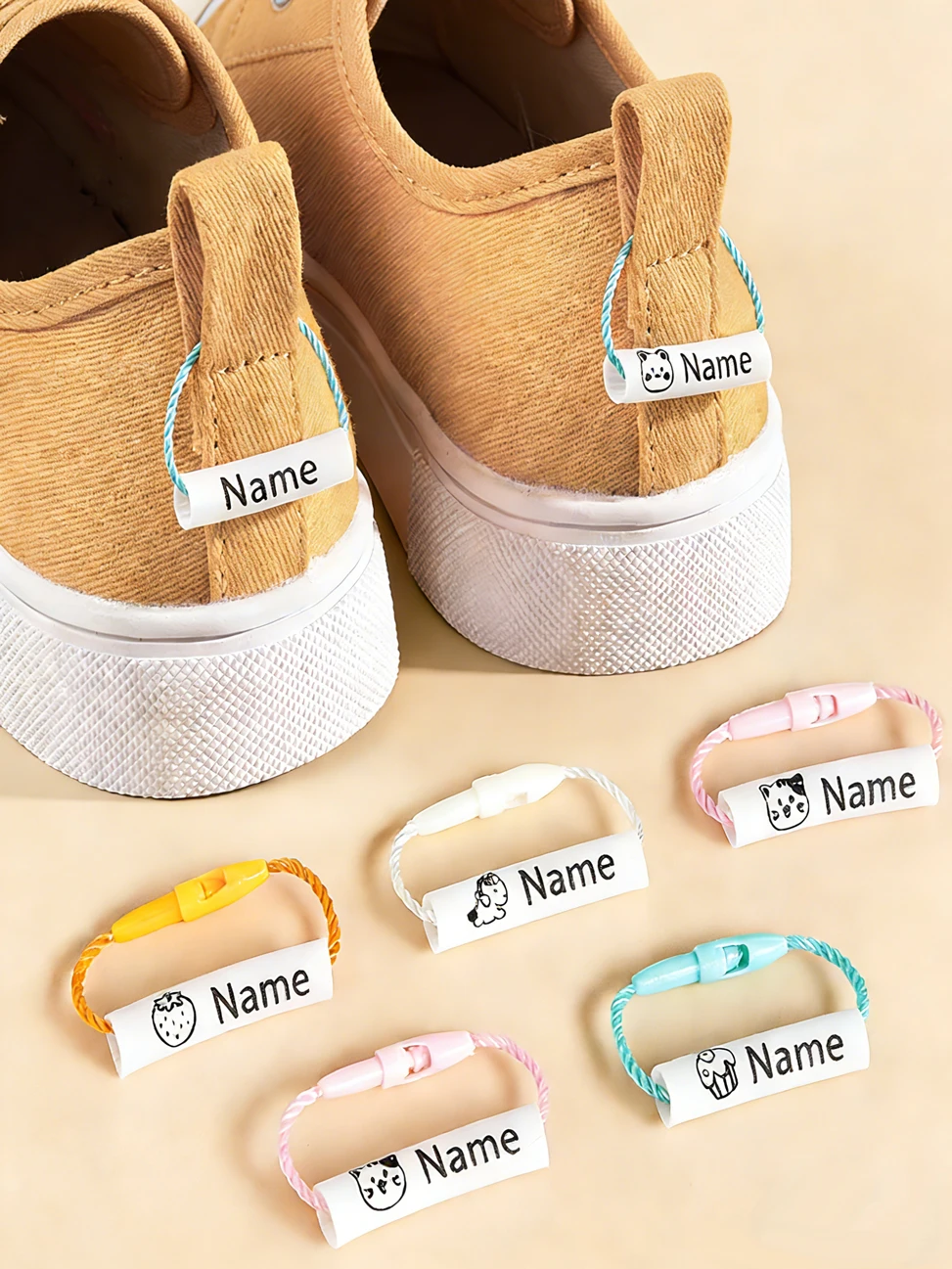 Personalisierte Namensanhänger für Babyschuhe, Schulranzen, Becher, Kleidung, wasserfest, mit Kordel, Namensring für Kinder, Namensetikett – Detail 1