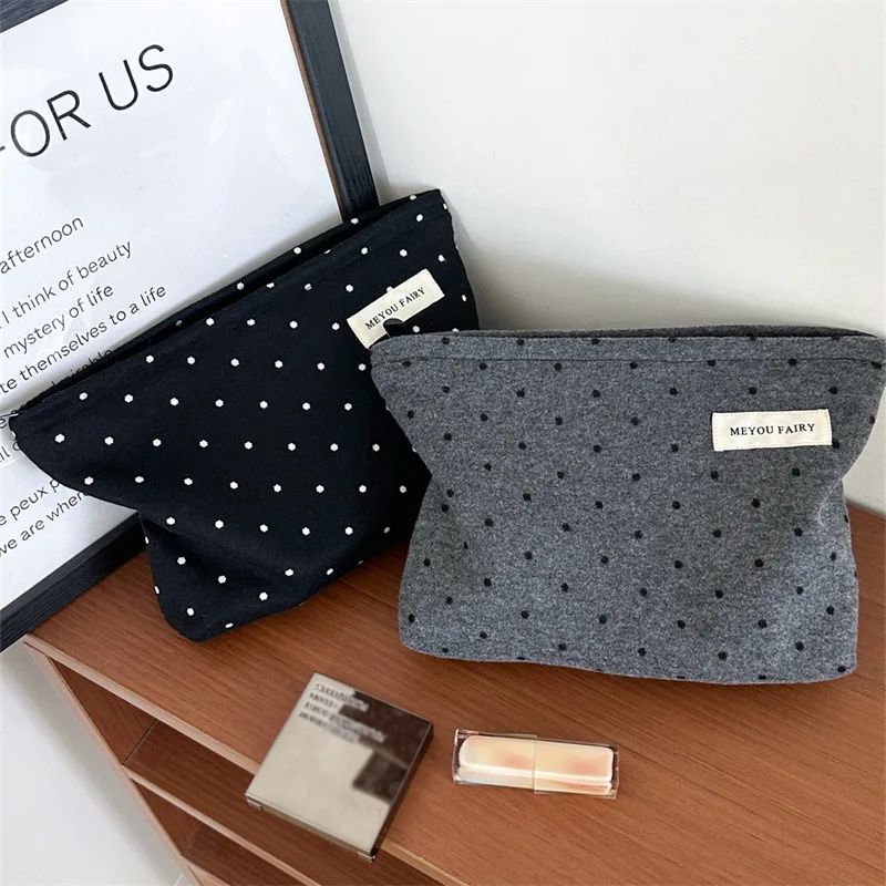 Große Jacquard-Kosmetiktasche mit Polka-Dot-Muster für Damen, Modische Reise-Toilettentasche, Eleganter Niedlicher Kosmetik-Organizer – Detail 8
