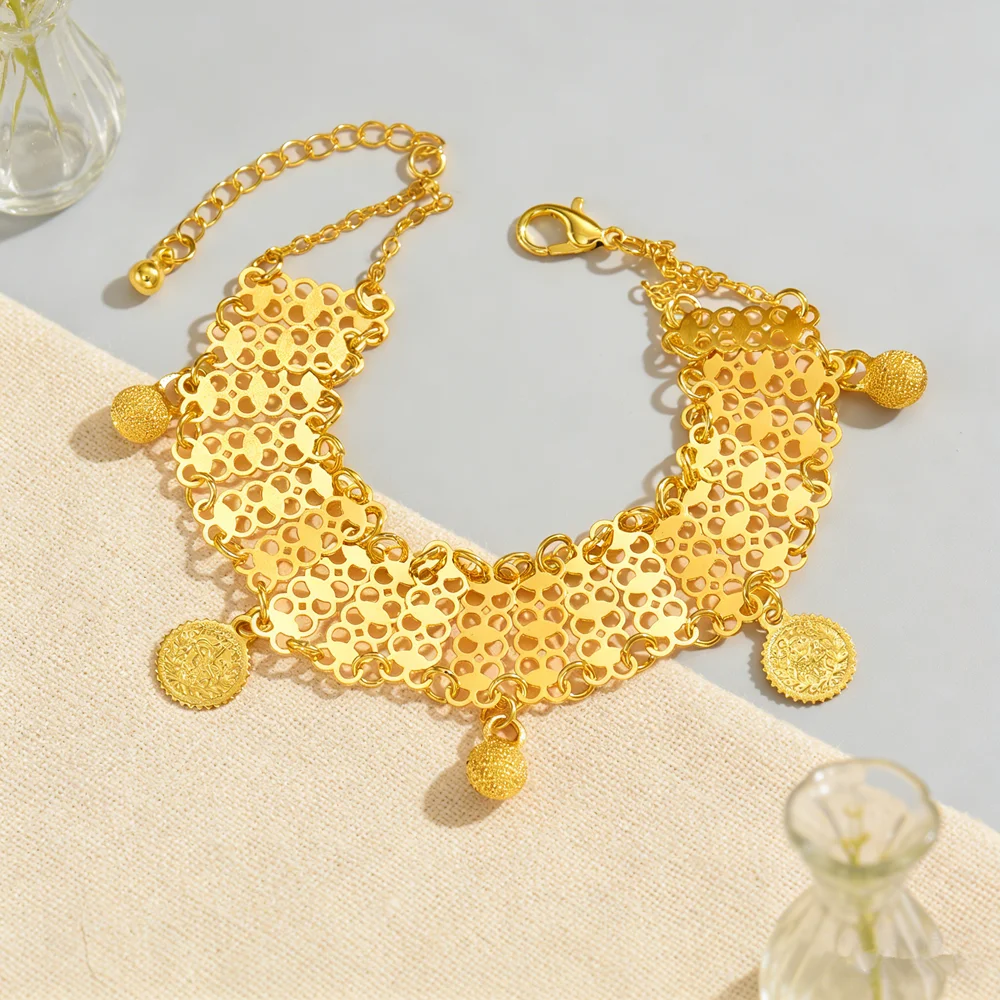 

Gold Plated Metal Wedding Bracelet with Mesh Hollow Design Elegant Party Gift for Women Festive Hand Accessory