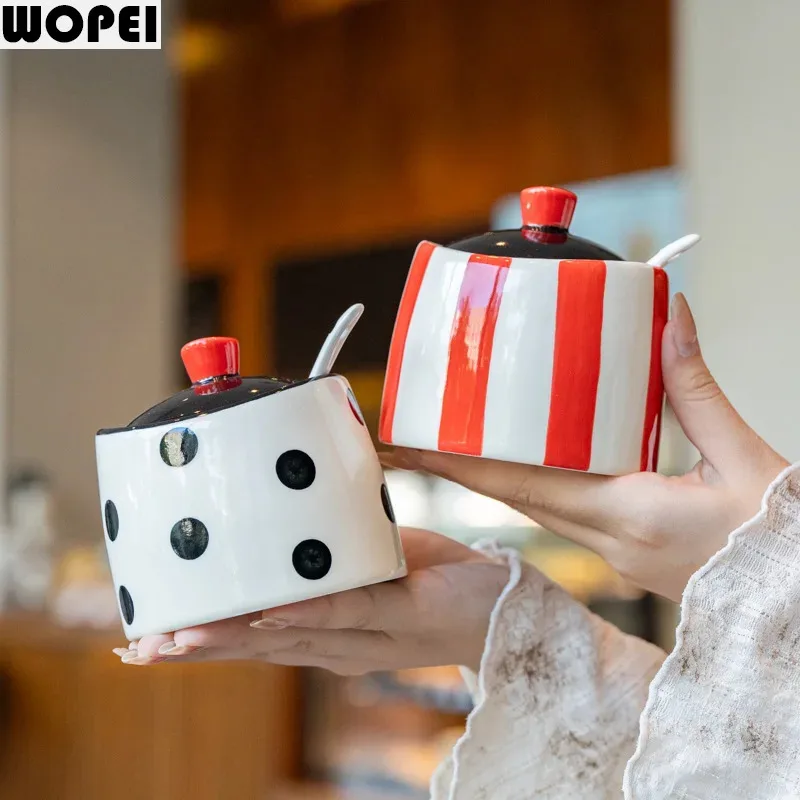 Red Striped Ceramic Seasoning Jar Kitchen Spice Shaker Spice Jar Chili Jars Salt Shaker Spice Box Seasoning Bottle Storage Jars