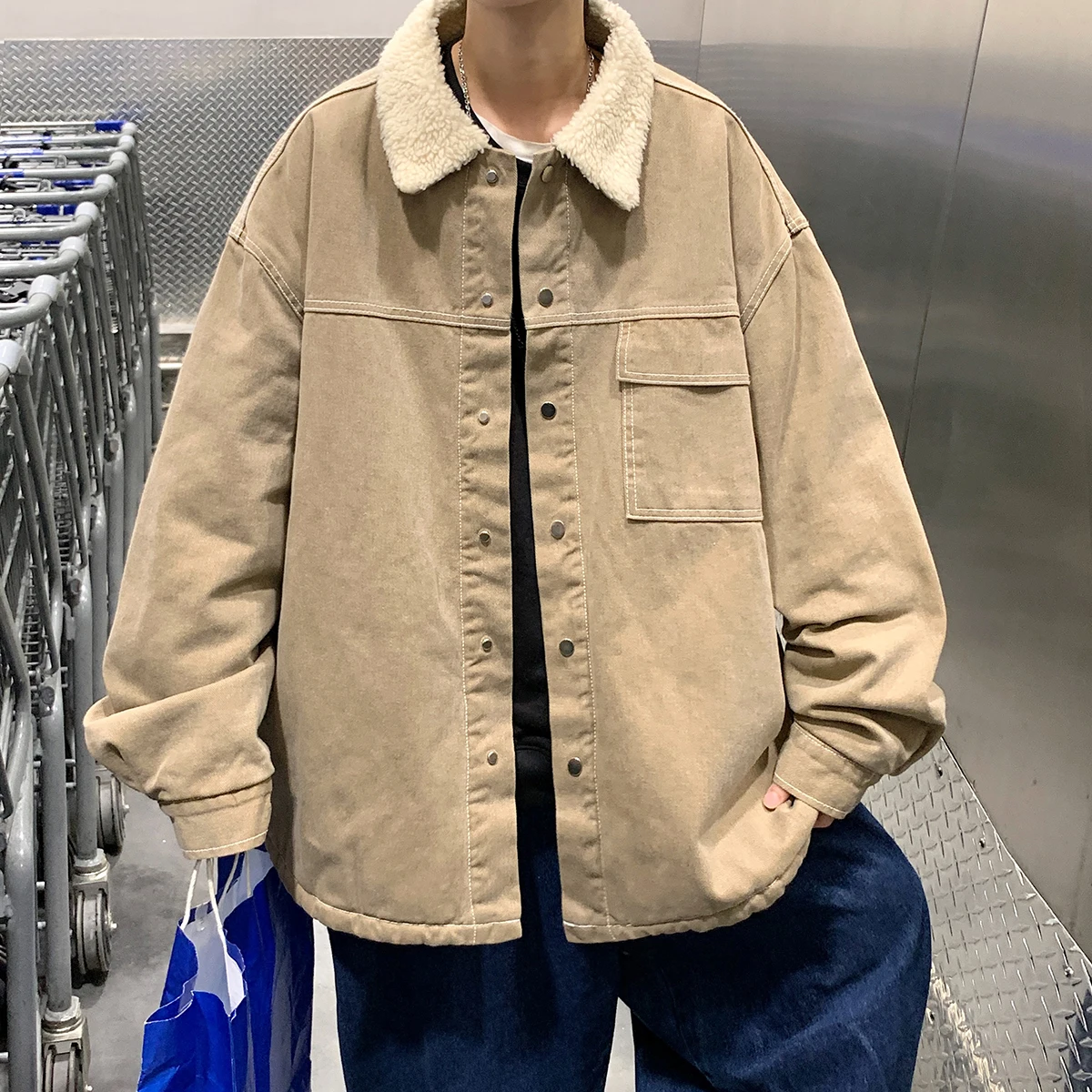 

Мужская зимняя куртка из денима с воротником из овечьего вельвета, свободного кроя, в стиле ретро, рабочая одежда, повседневная, однотонная, на пуговицах