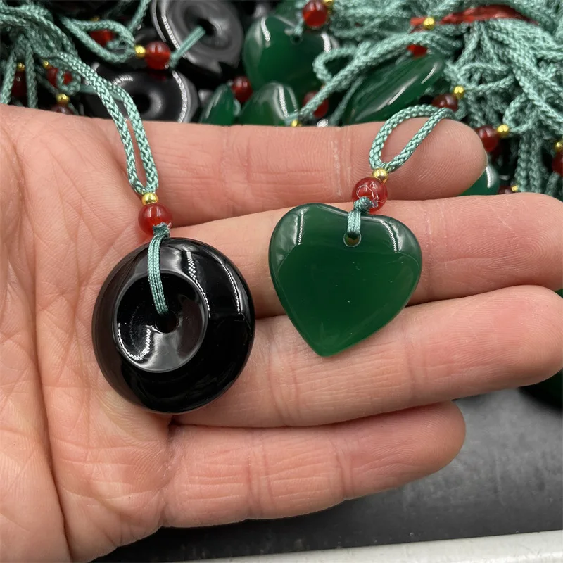 Cheap Jade Green Chalcedony Chicken Hearts Pendant 3cm Black Agate Peace Buckle Pendant Sweater chain pendant