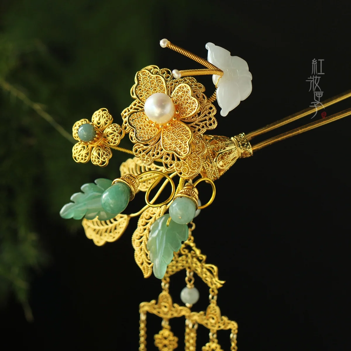 Chinese Hanfu Hair Crown Women Traditional Vintage Alloy Tassel Bride Crown Hanfu Accessories Hairpin Hair Crown Eyebrow Pendant