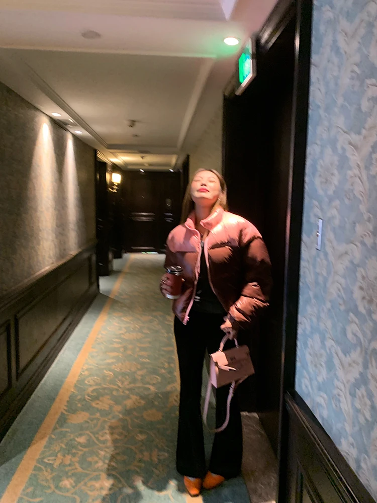 سترة شتوية نسائية 2024 تصميم جديد قابلة للارتداء على الوجهين بياقة عالية دافئة مرقعة ملابس خارجية على الطراز الكوري للتنقل ال...