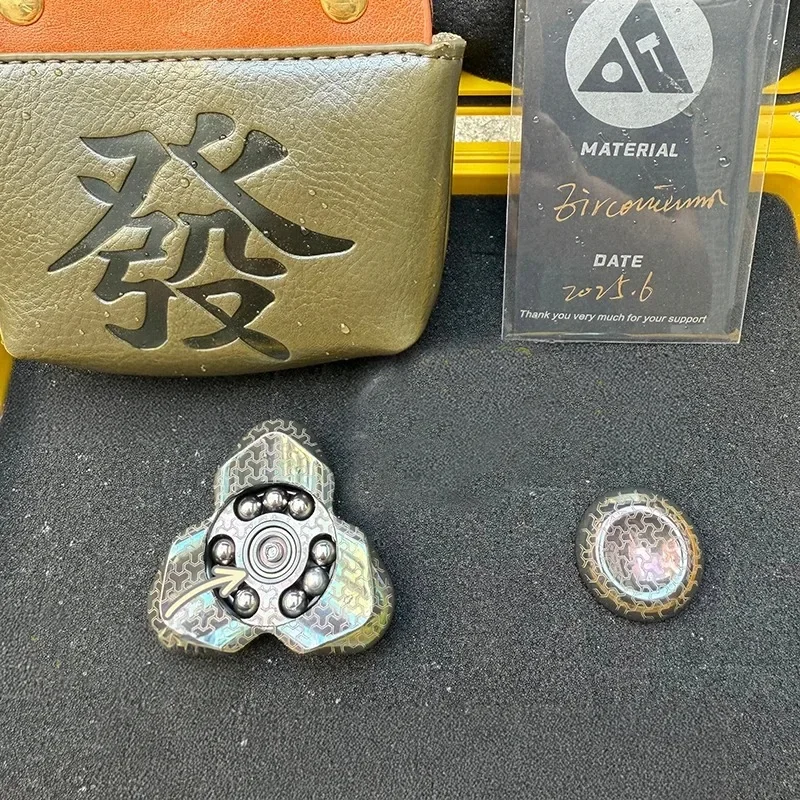 TIER I フェザースピナー 3 層フィジェットスピナー EDC ストレスリリーフおもちゃ