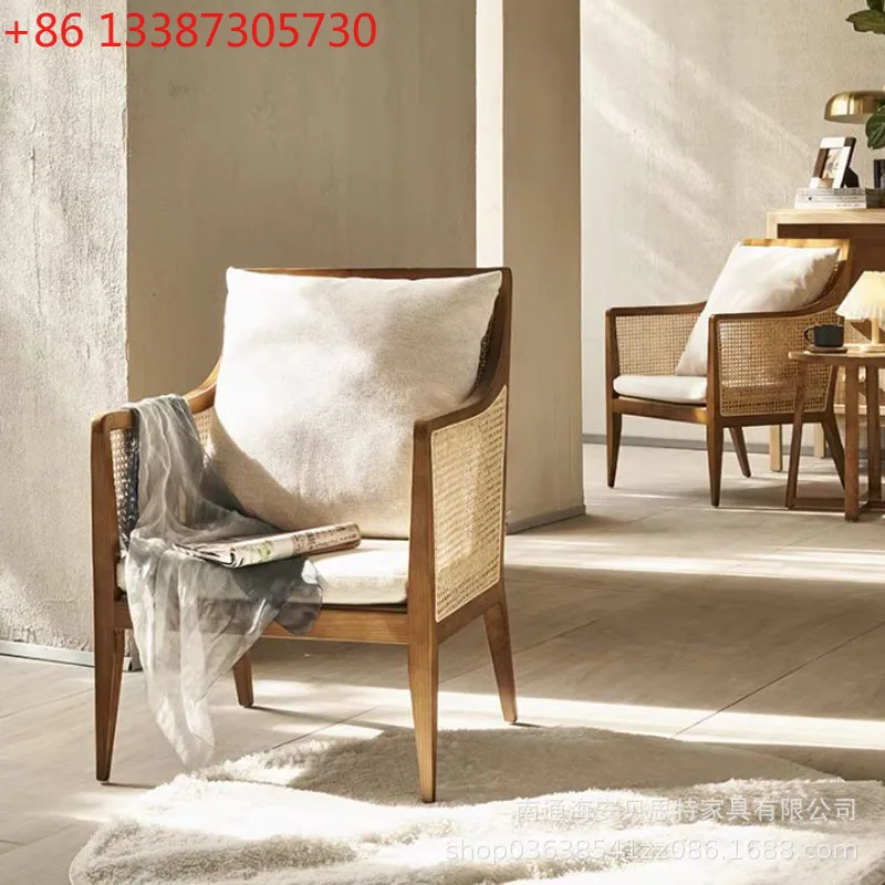 

Скандинавская маленькая квартира, гостиная, одноместный диван из массива дерева, кресло из ясеня, индонезийская настоящая лоза