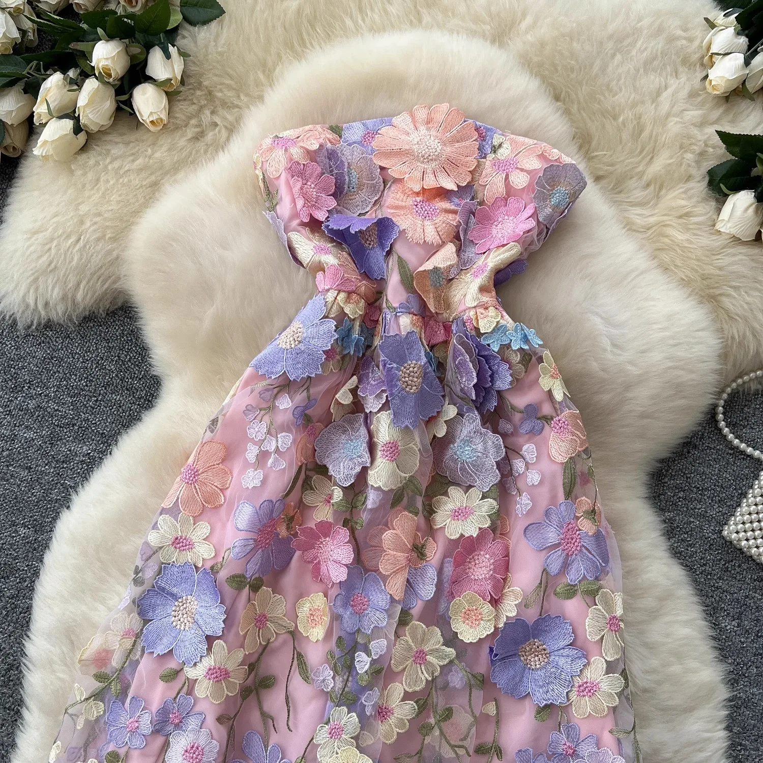 فستان رسمي فاخر شبكي مطرز بدون حمالات للنساء بدون أكمام وسحاب ثلاثي الأبعاد فستان صيفي زهري عالي الشارع للسيدات فستان سهرة طويل