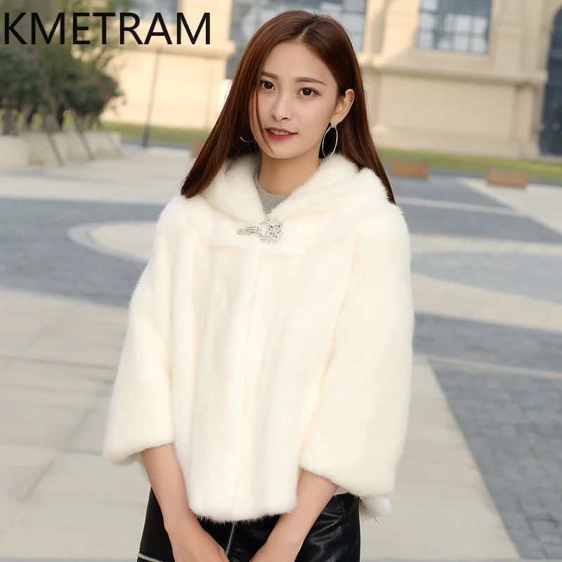 معاطف KMETRAM 100% من فرو المنك الطبيعي للنساء 2025 معطف شتوي دافئ من الفرو الحقيقي أبيض قصير بقلنسوة جديد في ملابس خارجية نسائية