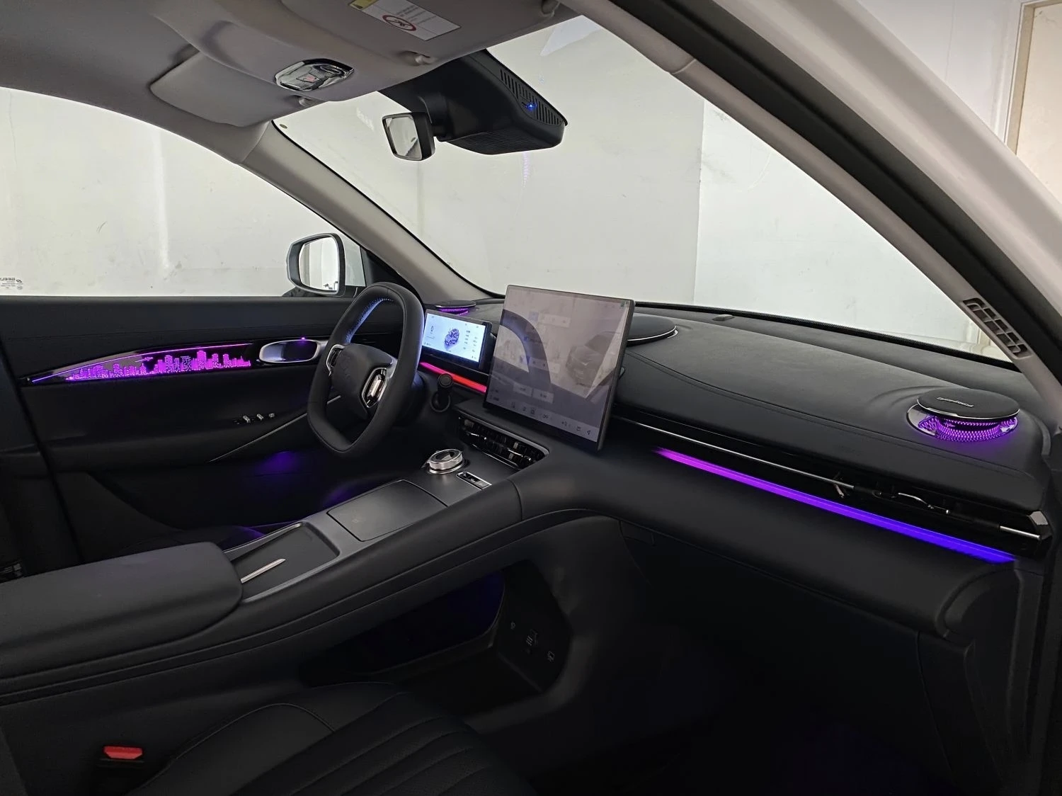 Modern Urban Style 64 Colors Rainbow Symphony Dynamic Ambient Light for Geely Galaxy E5/EX 5(2024-2025)