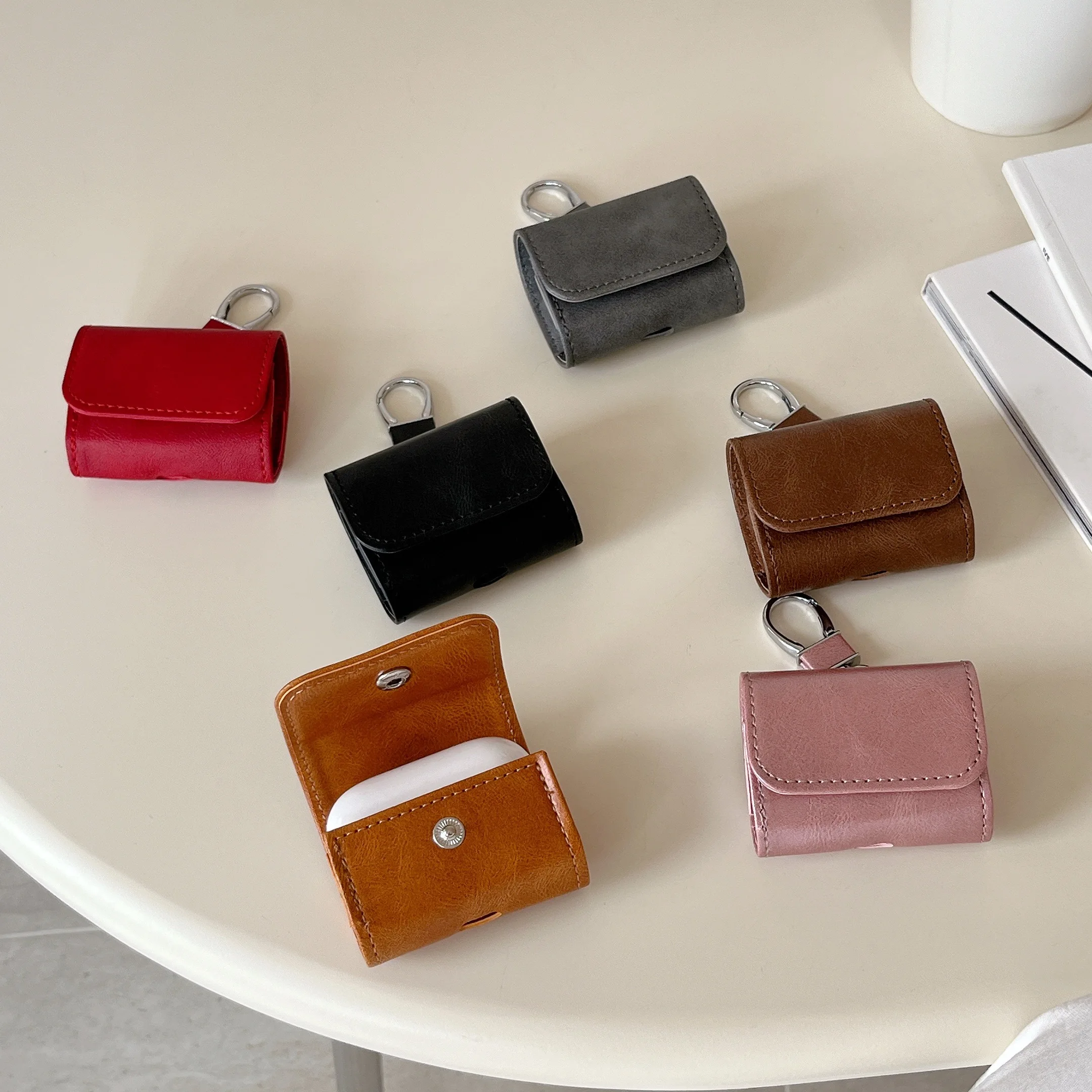 حافظة سماعة رأس كلاسيكية على الموضة باللون الأحمر والوردي والرمادي والأسود والبني من جلد البقر مناسبة لأجهزة AirPods 1 2 3 4 Pro Pro2