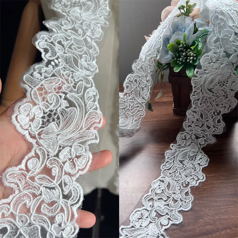 New 3-yard Soft and Skin-friendly White Carved Bone Lace Trim for Cheongsam, 8CM Wide, Ideal for Clothing Appliqué Sets