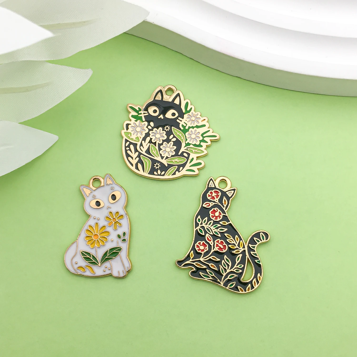 10pcs Enamel Cute Flower Cat Charms Alloy Metal Animal Pendants for DIY Bracelet Necklace Jewelry Making Accessories