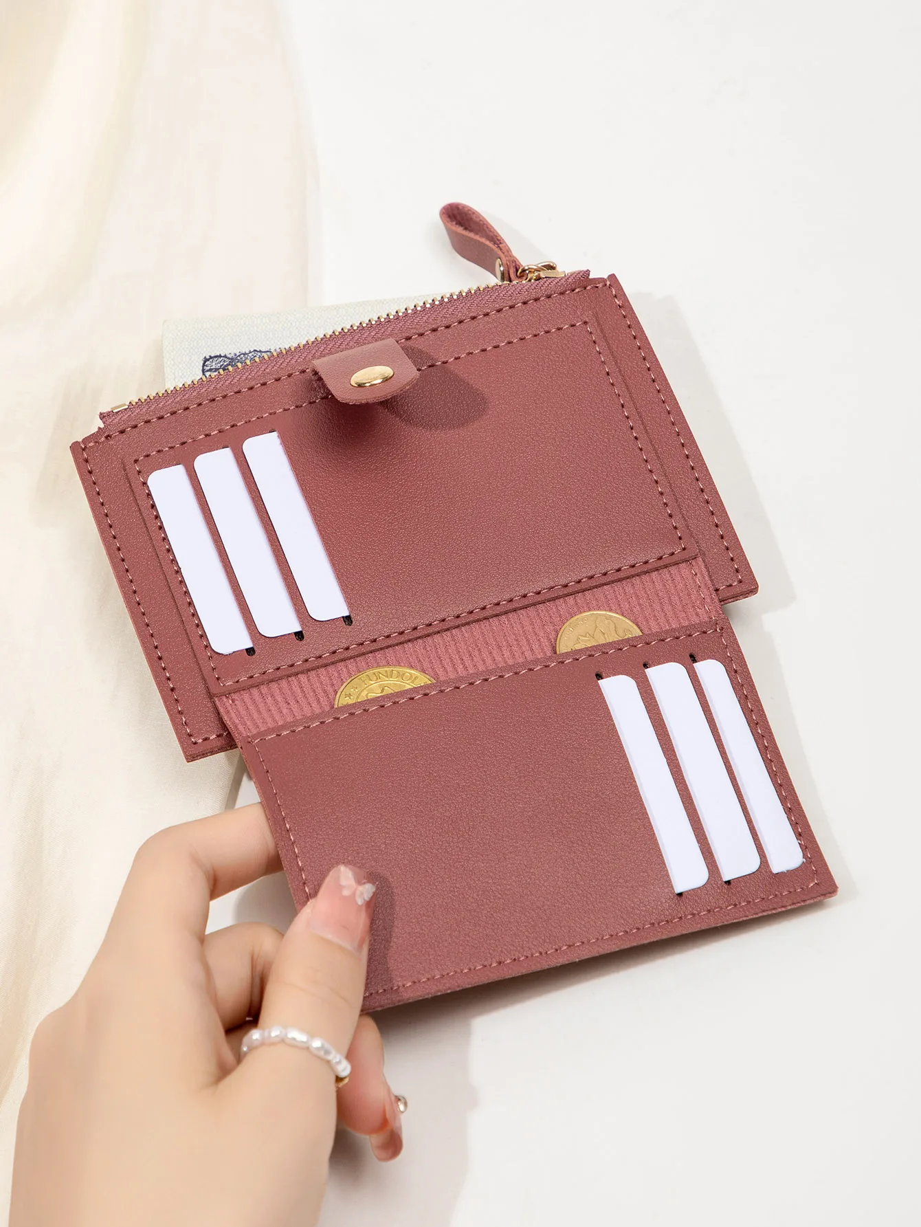 Fashionable Simple and Ultrathin Women's Short Wallet Lightweight Portable ID Card Credit Card Holder Bifold Zipper Small Wallet