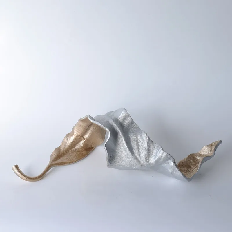 

Simple Modern Light Luxury Aluminum Leaf Shape Fruit Plate Ornament Desktop Decoration