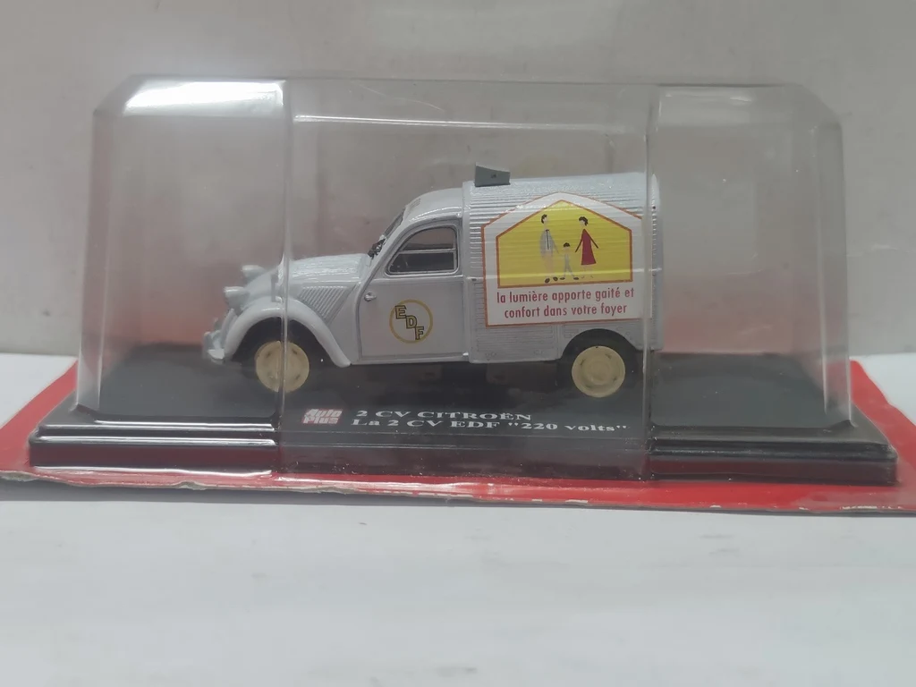 

Diecast 1:43 Scale Auto Plus 2CV Citroen La 2CV EDF "220 Voits" Alloy Car Model Collectible Toy Gift Souvenir Display Ornament
