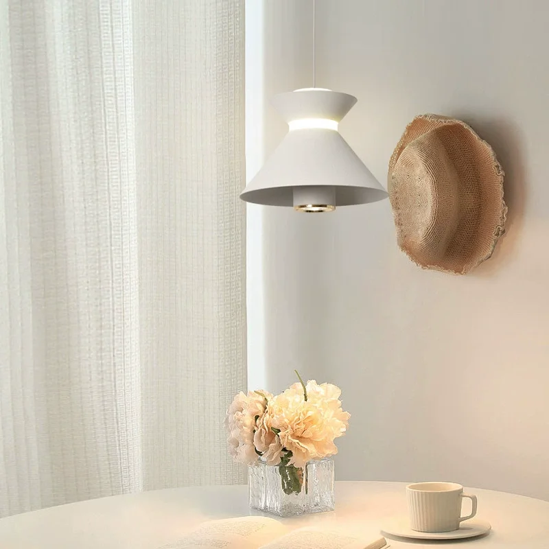 

Modern and Simple Nordic Minimalist Irregular Chandeliers for Restaurants, Living Rooms, Bedrooms, Office Lighting Fixtures
