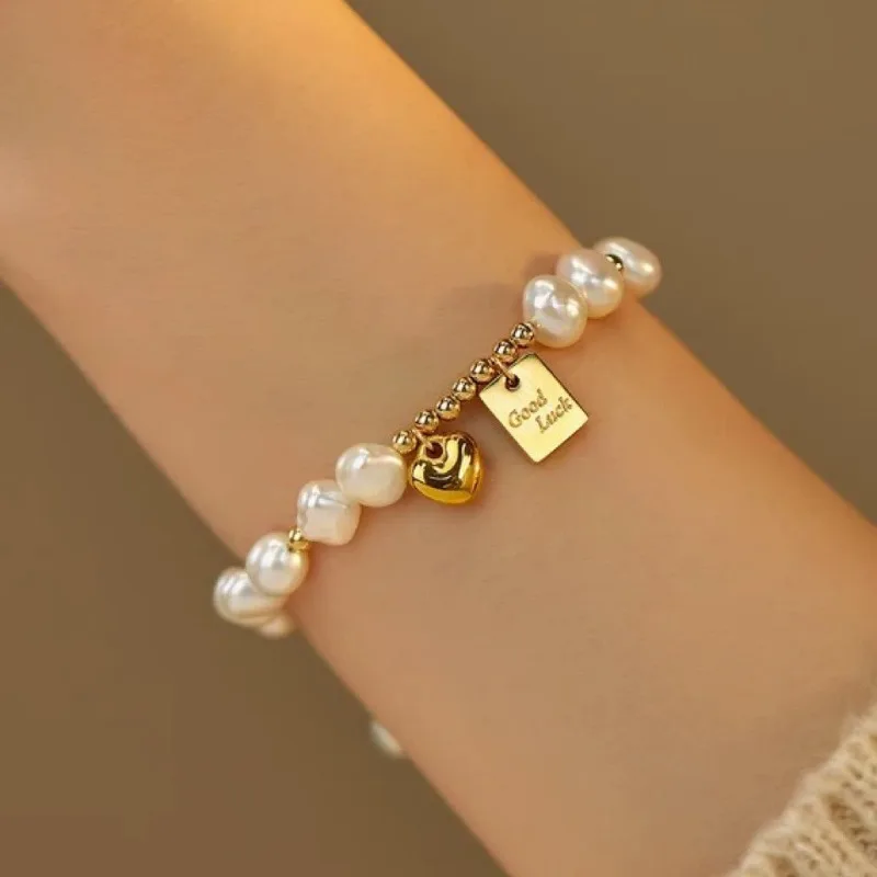 

Love Baroque Freshwater Pearl Korean Edition Fashion Design Sense New Year's Bracelet Shaped Bracelet