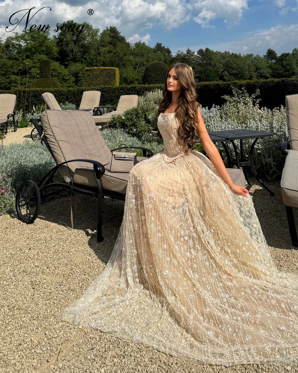 

Ice Cream A Line Prom Dresses Luxury Spaghetti Straps Evening Dress Beaded Diamonds Bride Party Gowns Robes De Soirée Customized