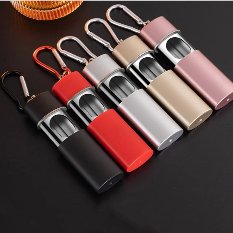 

1Pcs Portable Pocket Ashtray with Lid Aluminum Storage Tube Holder Portable Windproof Cigarettes Ashtray with Keychain Outdoor