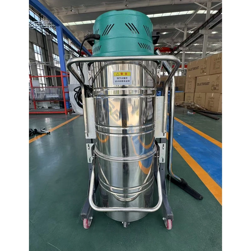 High-power Portable Battery-powered Industrial Vacuum Cleaners Are Used To Clean Different Areas Of The Factory