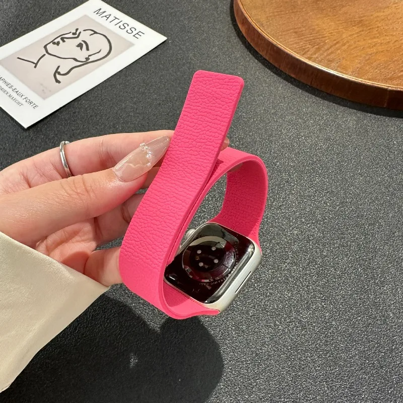 Silicone Magnetic Band for Apple Watch Strap 49mm Ultra 3 2 Soft Loop Bracelet for IWatch Series 11 10 9 8 7 SE 40mm 44 45 41 42