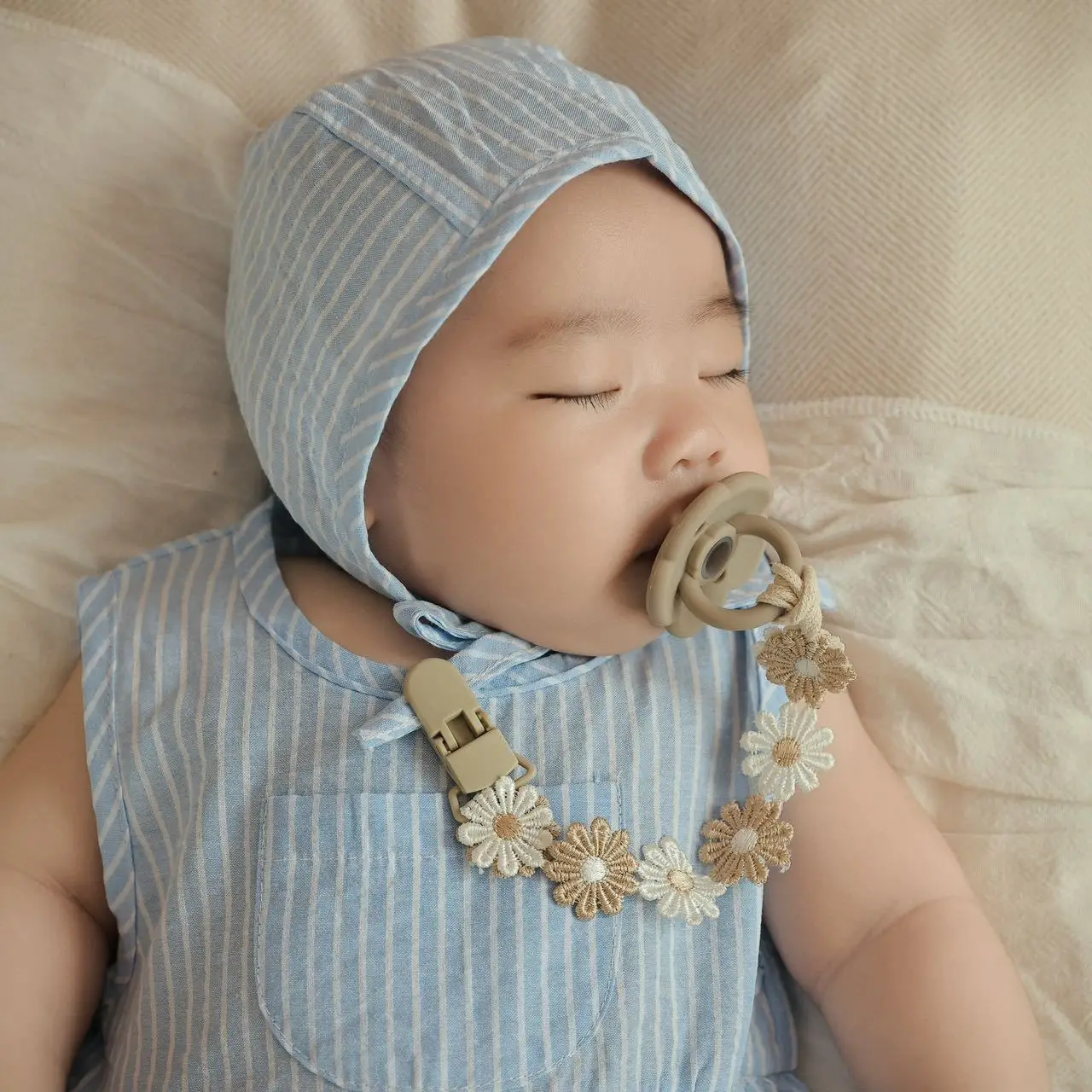 

Popular ins fabric pacifier anti-lost rope, daisy teether molar stick anti-lost rope, pacifier chain, baby products