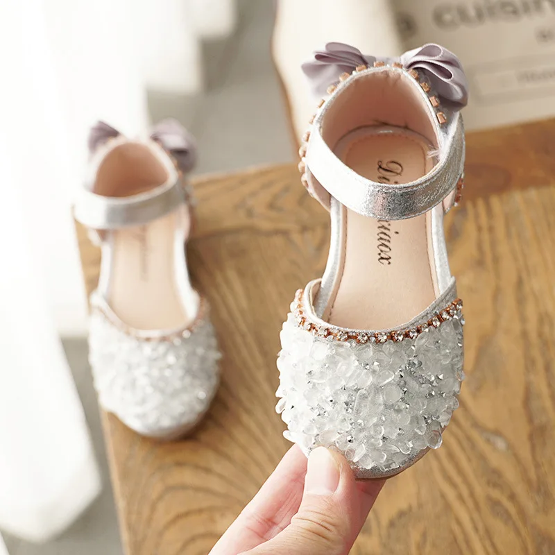 New Kids Leather Shoes Girls Wedding Shoes Children Princess Sandals Sequins Bow Girls Casual Dance Shoes Flat Sandals