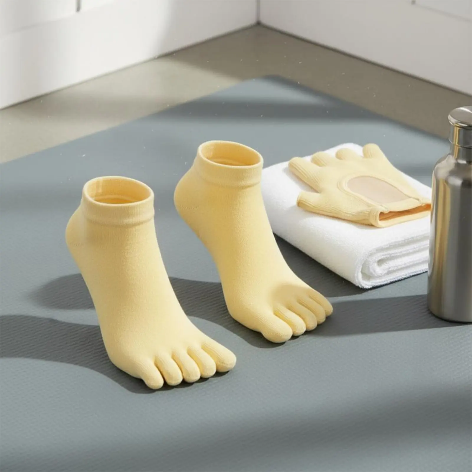 Non-Slip Stretching Socks and Gloves Ventilated Top Design Non-Slip Stretching Gloves and Socks Set Exercise Accessories