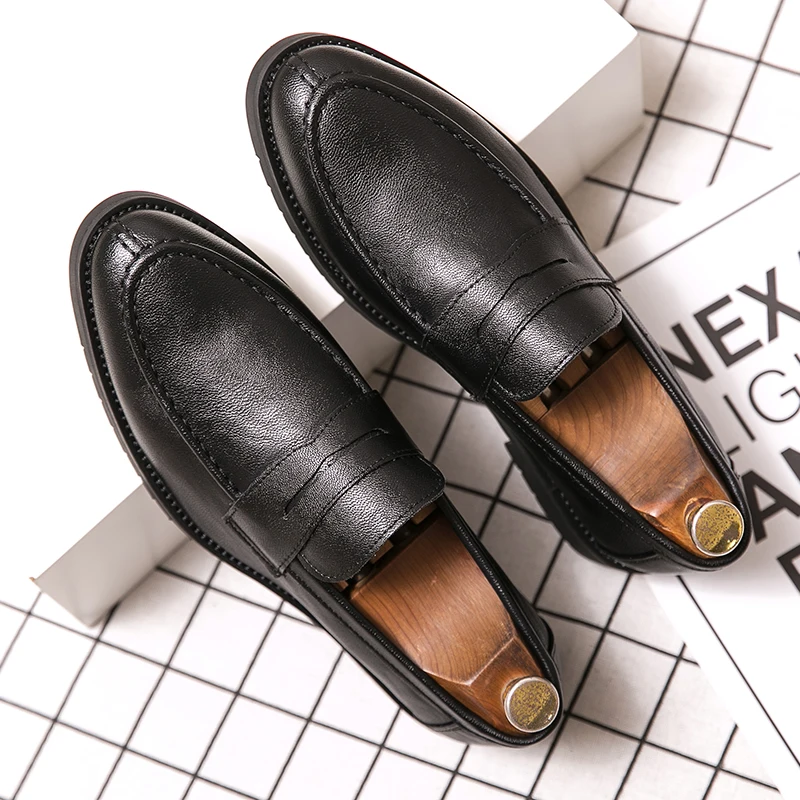 Chaussures noires en cuir pour hommes, mocassins décontractés, tendance, de luxe, Style britannique, à enfiler, collection printemps et automne