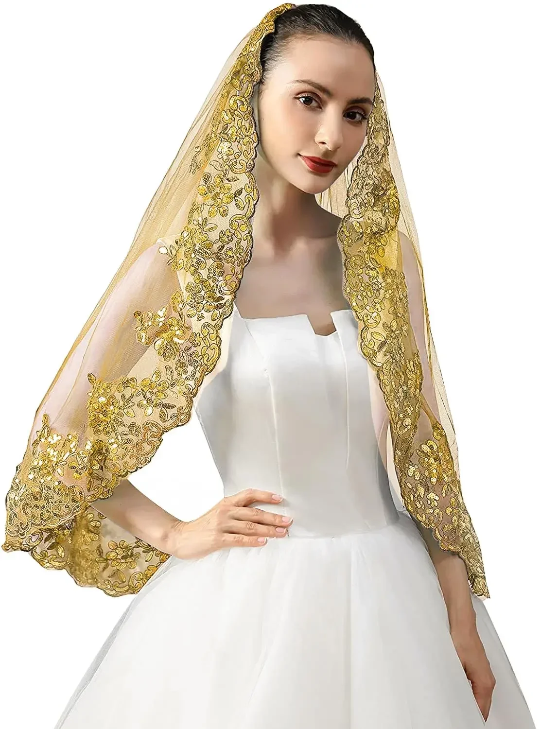 1 Tier Wedding Bridal Veil with Comb Scallop Embroidered Sequin Lace Edge Fingertip Length Soft Tulle Veil Waist Veil