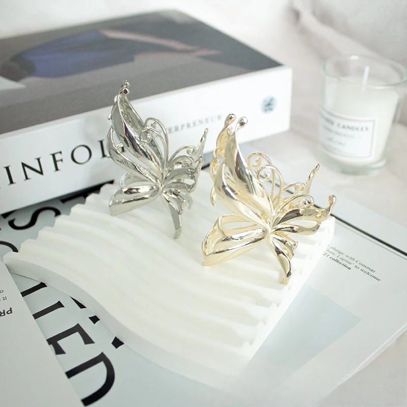 Grands griffes de cheveux papillon creuses pour femmes, noir argenté, Style métal Cool, Clips de requin à la mode, accessoires pour cheveux, humaлки 