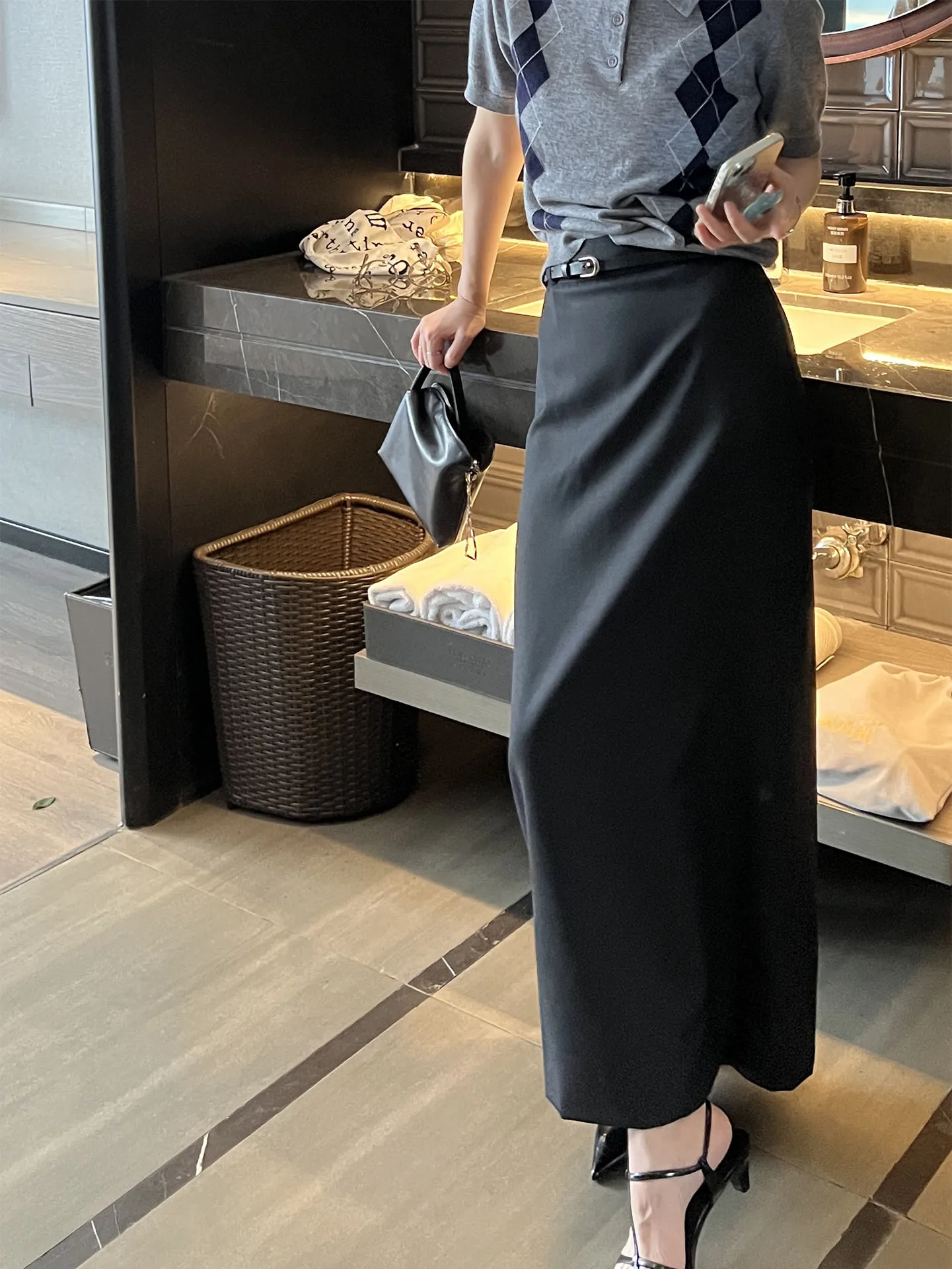 

Early Spring Black Versatile Straight Leg Woolen Pencil Skirt for Commuting Simple Row Style mid Waist Polyester Blend
