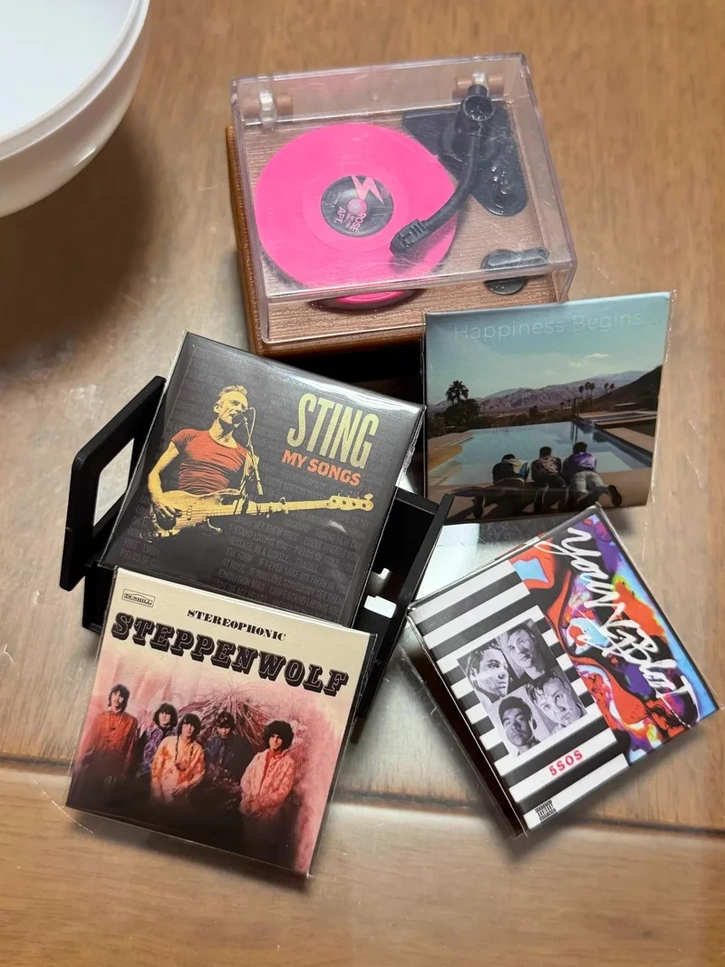 

Genuine Zuuru Mini Brands Vinyl Player Blind Box Ball Sealed New Plays Music Pink Record Album Stand Pretend Play Toy Gift