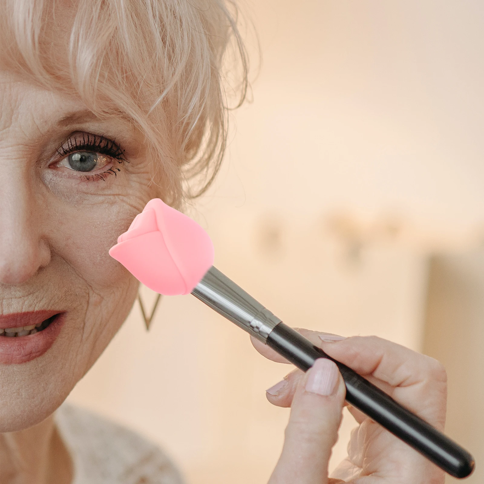 6 ชิ้นแปรงแต่งหน้าเครื่องมือฝาครอบป้องกันสำหรับการเดินทางซิลิโคนป้องกันสีชมพู