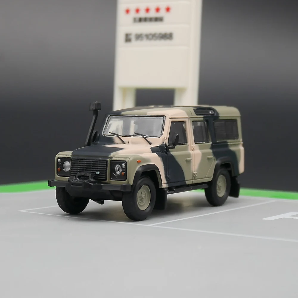 Master 1:64 Scale Diecast Alloy Land Rover Defender 110 Toys Cars Model Camouflage Classics Adult Gifts Souvenir Static Display