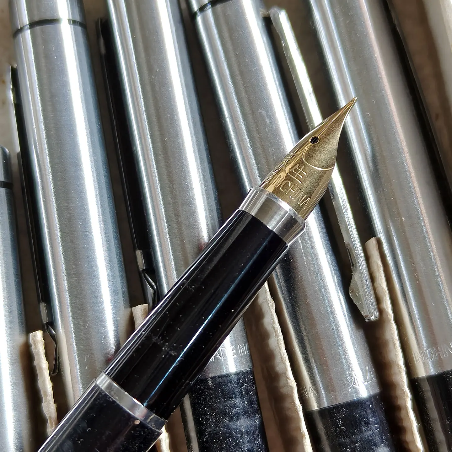 Rare 1990s Stock YongSheng 322 Fountain Pens Writing Office Collection Stationery Clearance For Sale. NIB F