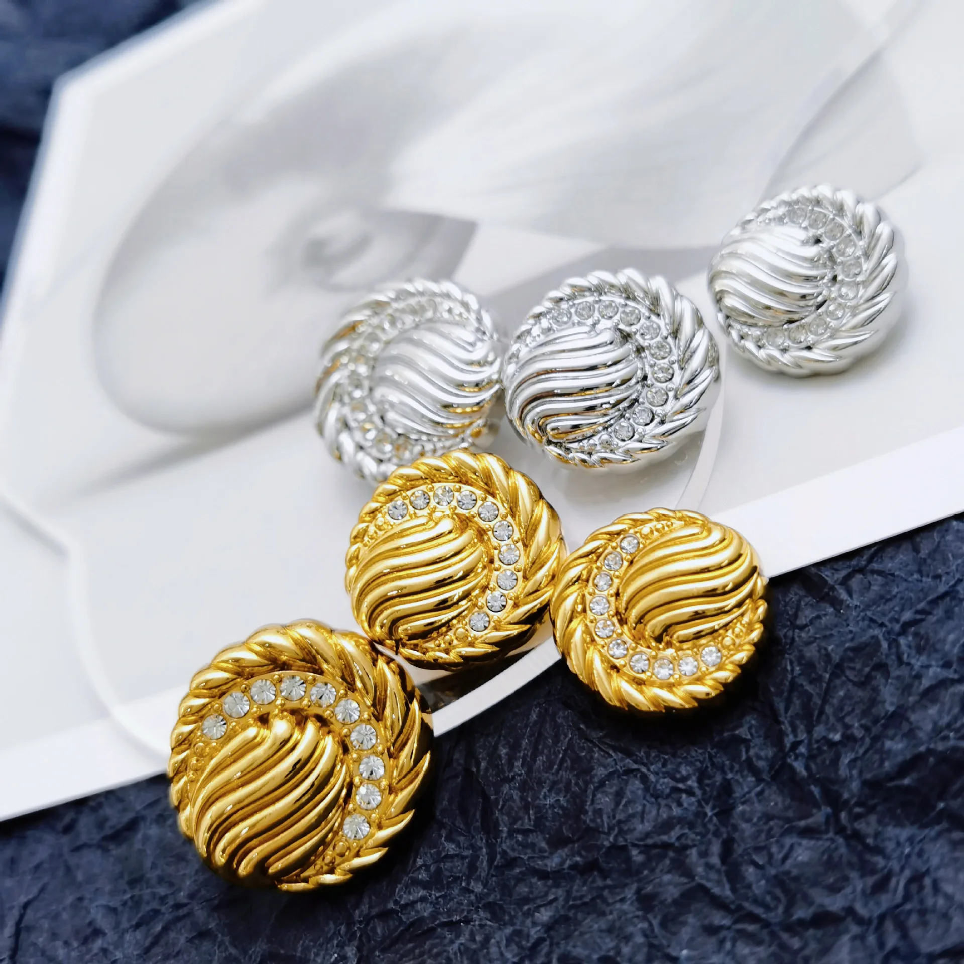 

10 шт. 18-23 мм ретро металлические пуговицы в ромбовидной полоску модное пальто свитер украшение ручной работы шитье круглые серебряные пуговицы N591