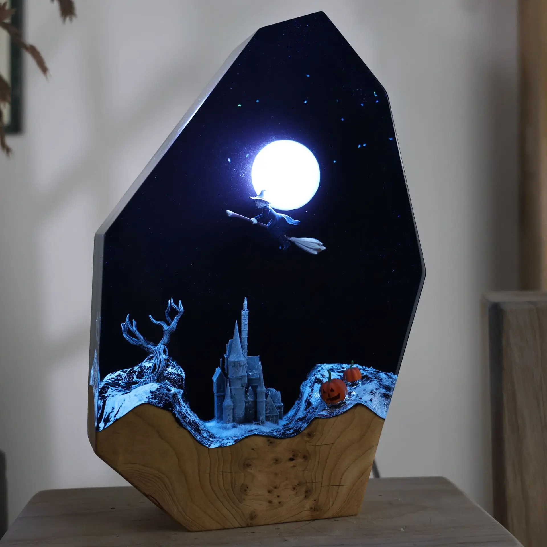 

20*13*4 Creative Epoxy Resin Halloween Witch Christmas Figurine Sculpture for Home Decoration Craft Unique Holiday Gift