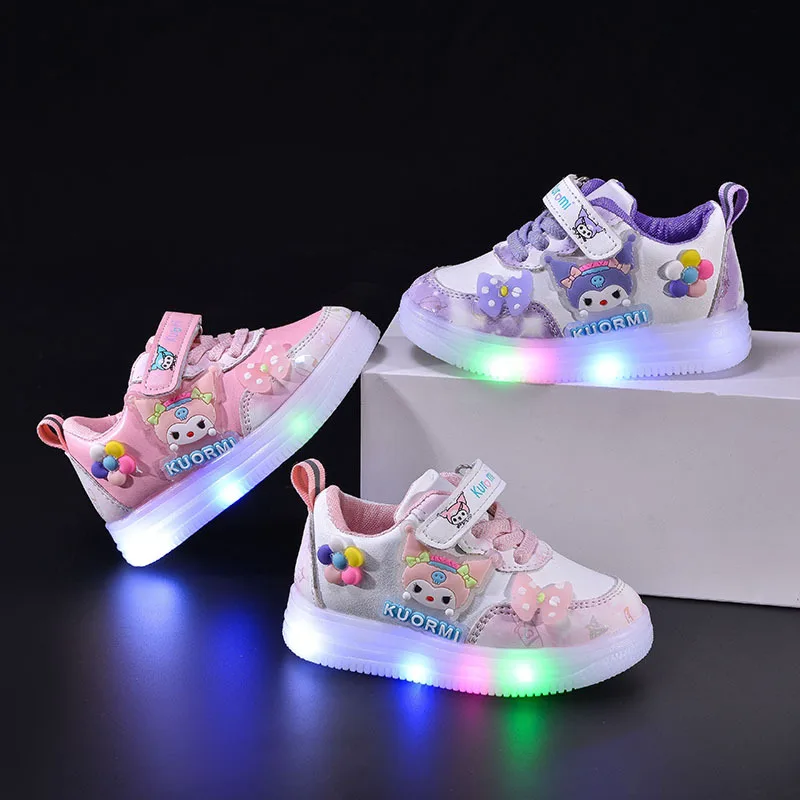 

2026 Sanrio Girls' Casual Shoes Led Light Shoe Leather Fashionable Children's Sports Kuromi Princess Pink Purple Shoes Sneakers