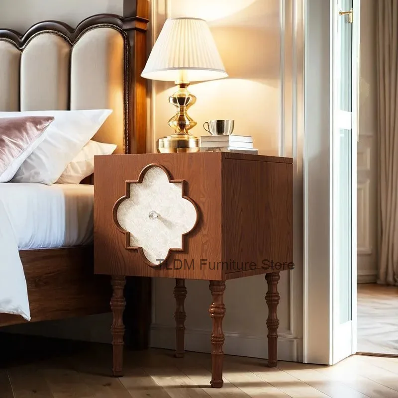 High-end Luxury Antique Bedside Table Ash Wood Artistic Four-leaf Clover Sofa Side Cabinet Bedroom Bedside Cabinet