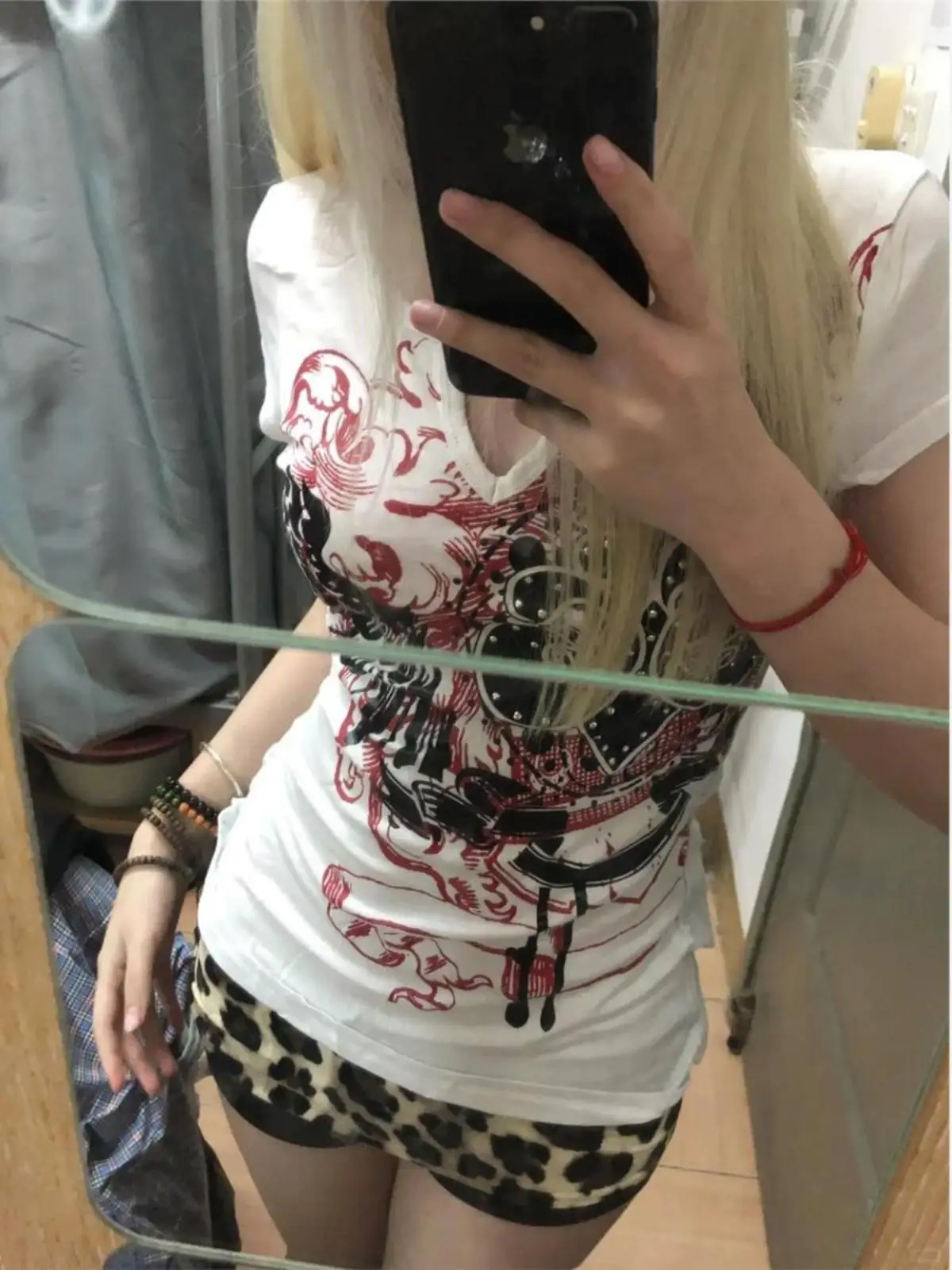 아메리칸 Y2K 디자인 V 넥 반팔 티셔츠 여성 여름 순수한 욕망 슬림 피트 짧은 프린트 스위트 앤 스파이시 탑 이미지 3