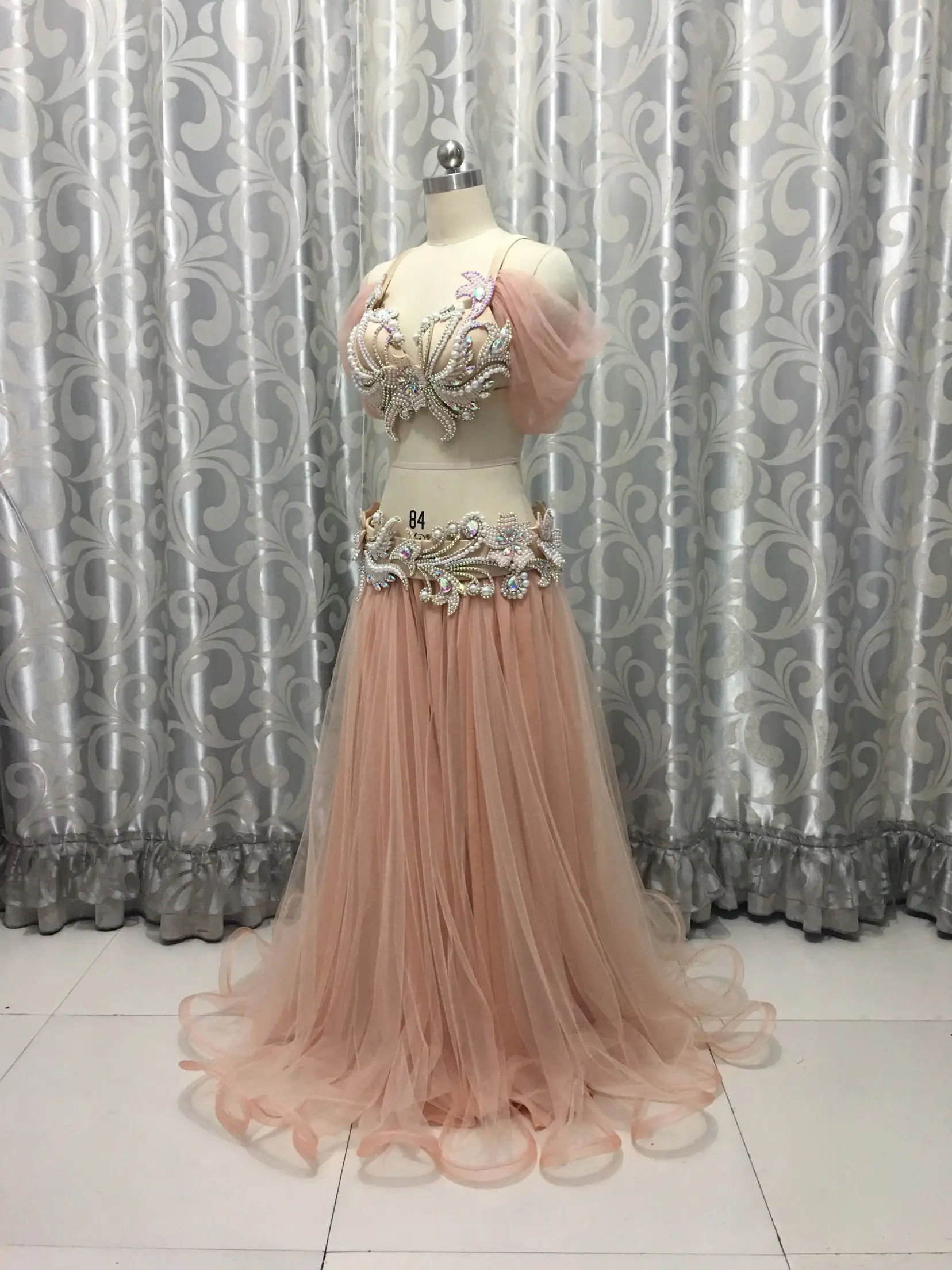 Customized Belly Dance Costumes Oriental Dance Clothing Big Skirt Team Performance Competition Costume Belly Dancing Bra