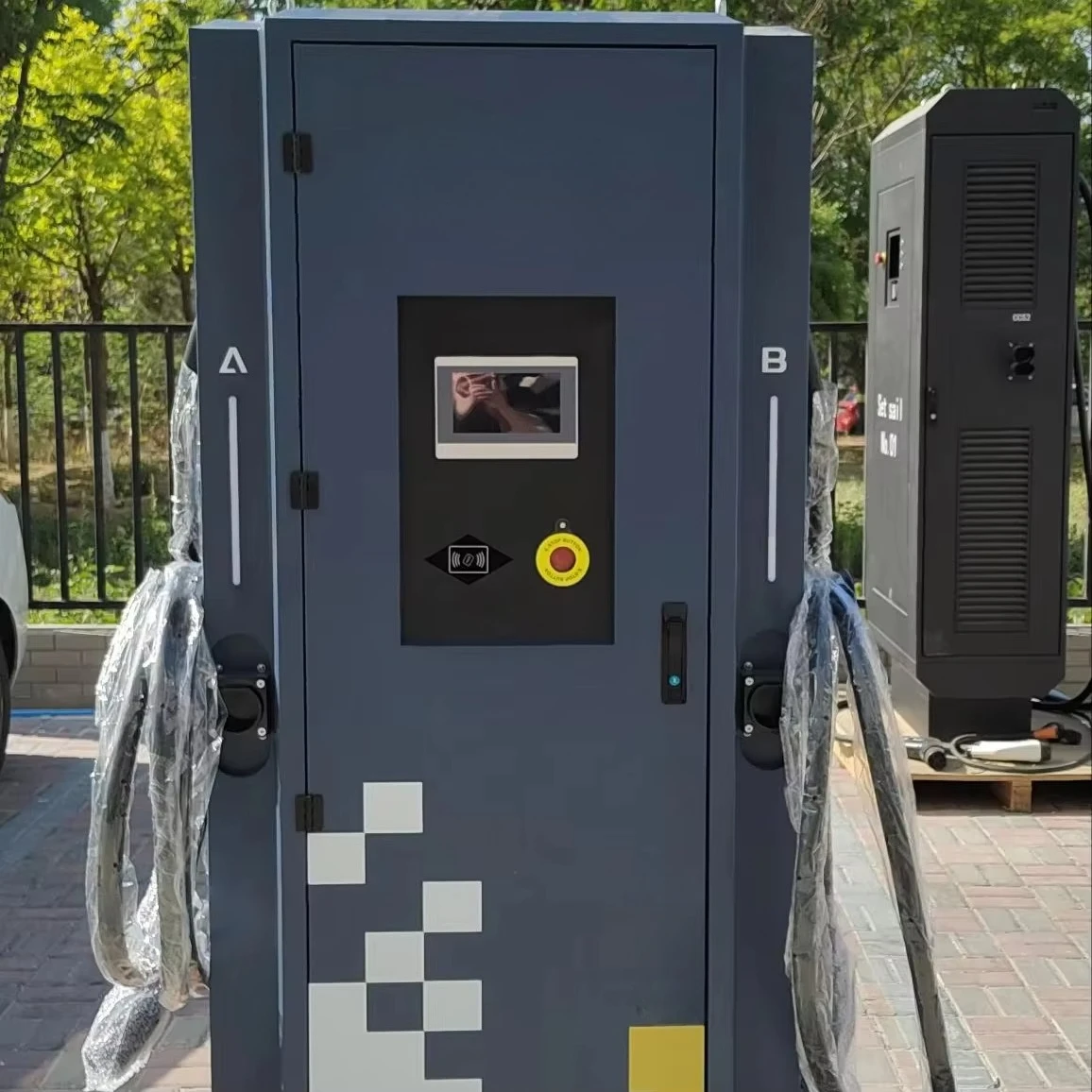 Commercial 120KW New Energy Electric Vehicle DC Fast Charging Pile Floor-Mounted 120KW Charging Station