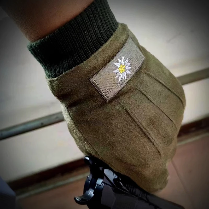 Germany Army Suede Fabric Edelweiss Glove Men's Fleece Gloves Military Fans Warming Products