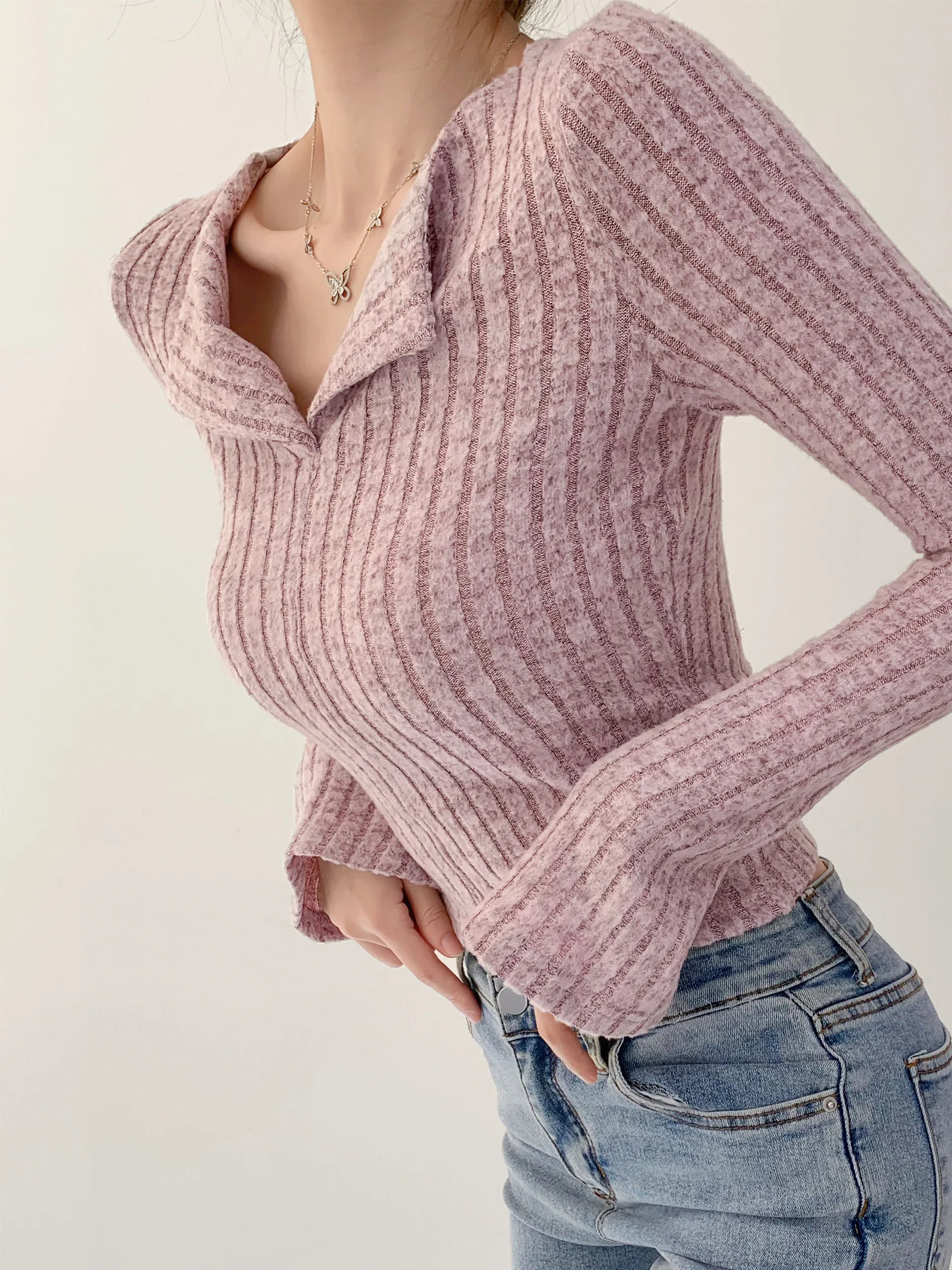 2024 Autumn/winter New Design Sense Pure Desire Lapel Knitted Pullover Sweater Women's Slim Trumpet Long Sleeved Solid Top NR07