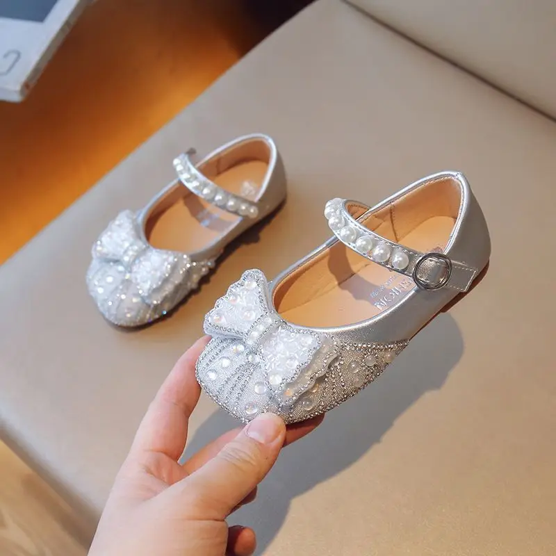 

Girls Princess Flats 2026 Spring Autumn New Arrival Crystal Embellished Soft Sole Leather Shoes Stylish Dress Shoes for Kids