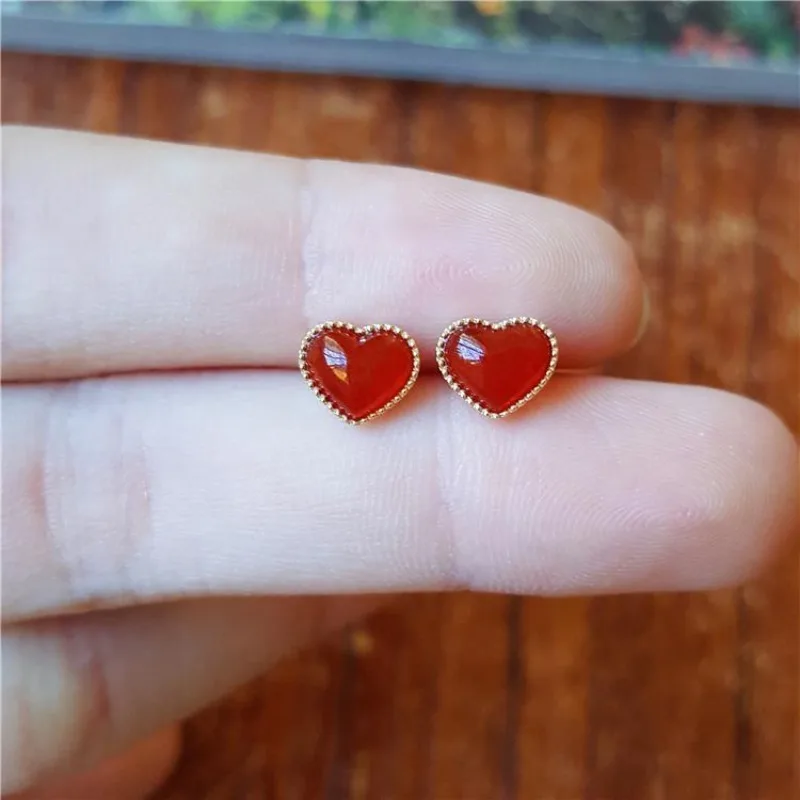 

Retro natural deep red chalcedony heart-shaped earings stud charm and simple small earrings for women party jewelry gifts