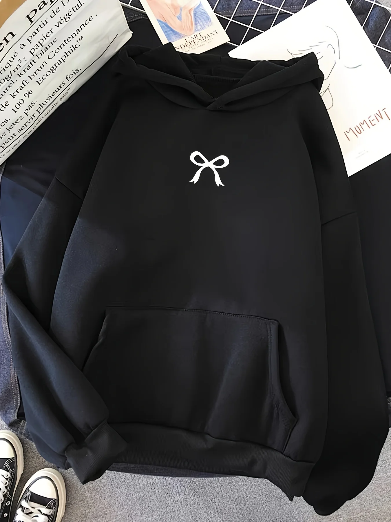 Women's Trendy Fashion Bow Pattern Kangaroo Pocket Warm Hooded Sweatshirt Casual Long Sleeve Pullover with Kangaroo Pockets