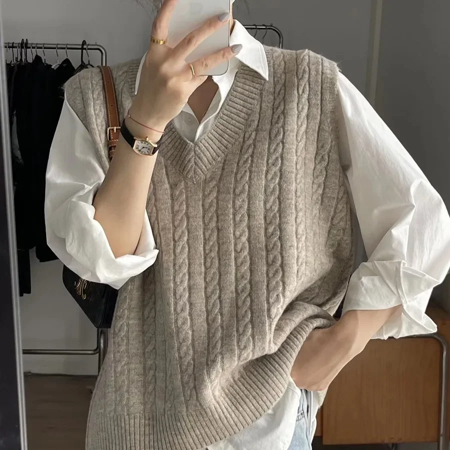 Knitted Vest Women Spring Autumn Vintage Casual Preppy Style Sleeveless Sweater Female Korean Fashion Loose All-match Waistcoat